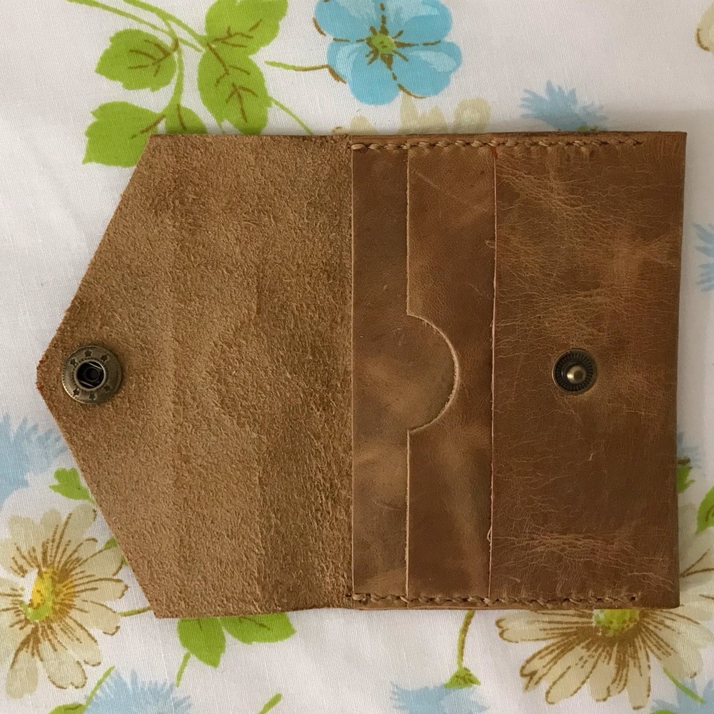 Hand Crafted Brown Leather Wallet - Picture 3 of 5